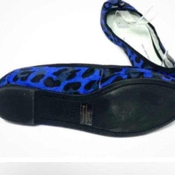 8 1/2 Women’s Gap Upper Leather Flats Black & Blue Leopard Print Shoes - Picture 3 of 4